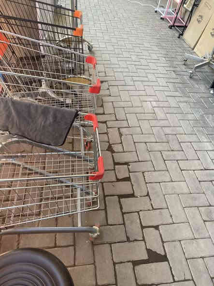 اللهم صل عل محمد وال محمد وسلم
رفوف وسطي وجداري 

صيني وتركي ويراني 

سلات عرض

 عربانه حمل سلات تسوق.

عارضه كرزات 

عارضة جكاير .

ملاحظه توصيل فقط والاسعار خاص

بغداد ***********
