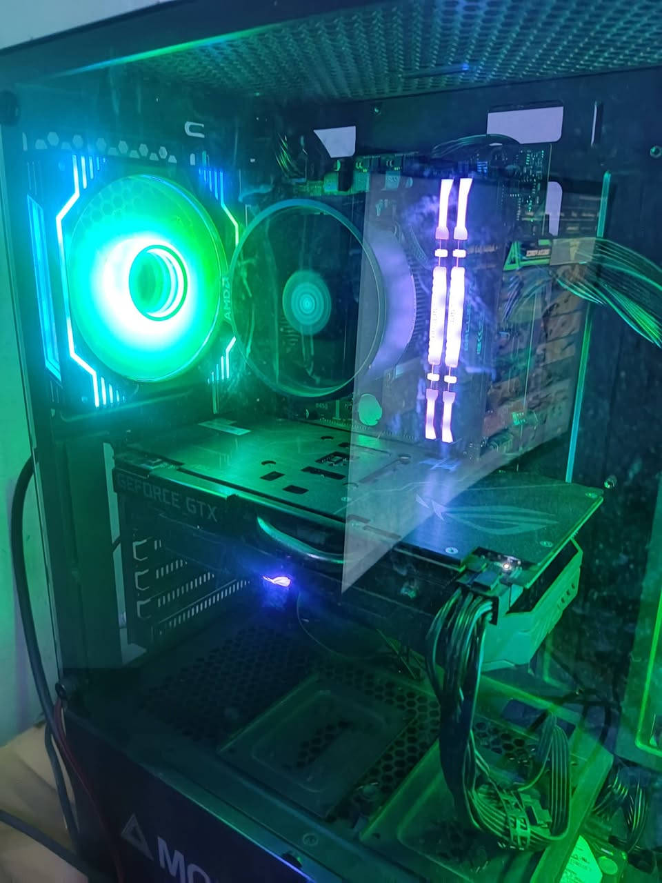 السلام عليكم PC لليع
المعالج AMD R5 3400G 
الرام BALLISTIX 16GB 3200Hz
البورد B450m 
الكرت ورس GTX 1660S 6GB
التخزين ssd 128 + hhd 500gb
البور 550w mas
الكيس MONTECH 3FAN ARGB
السعر 500 الف مكاني بغداد


**إذا كنت صاحب هذا الإعلان وتريد حذفه لأي سبب، رجاءا أرسل رسالة إلى الدعم الفني**