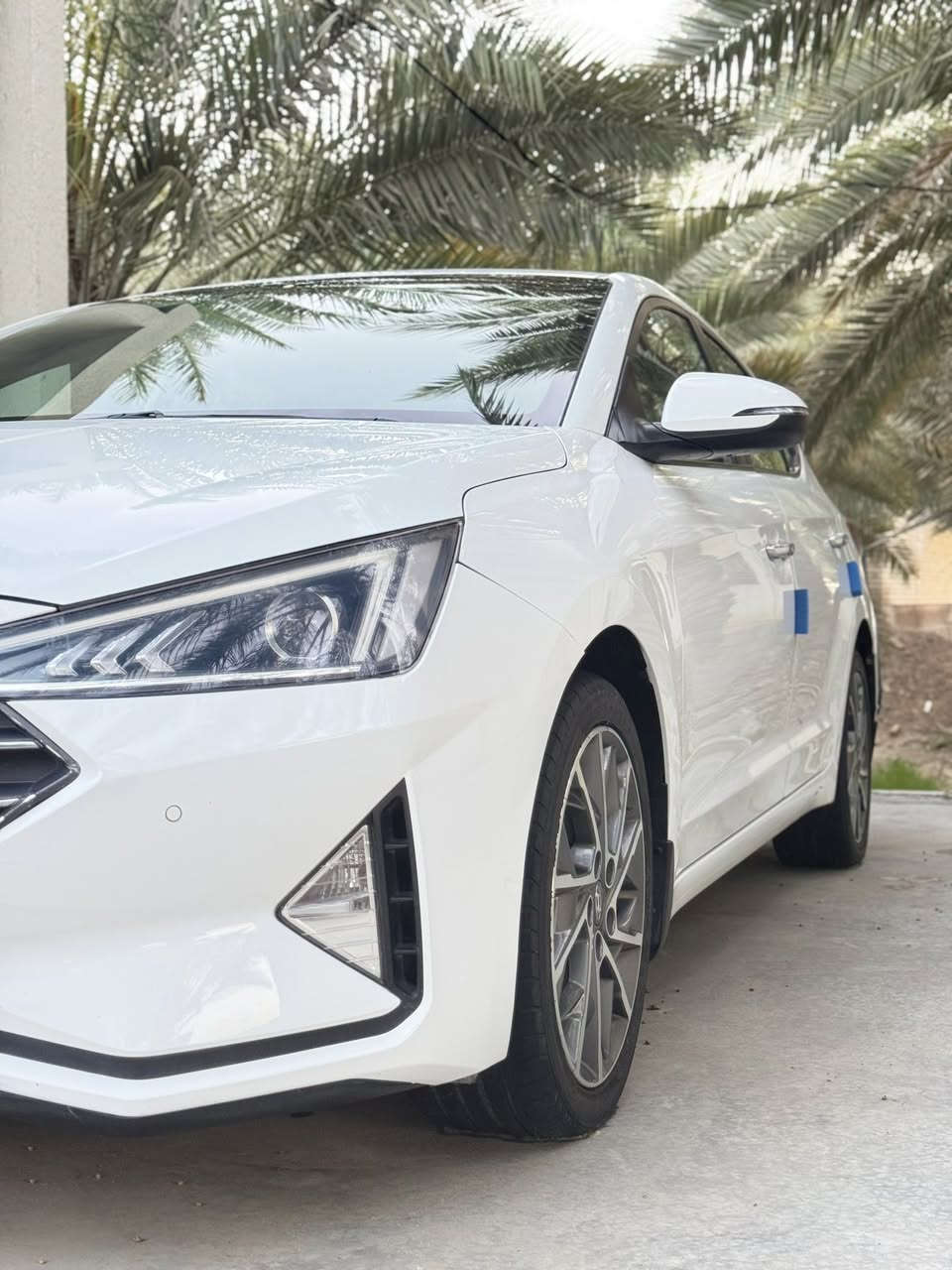 السلام عليكم ورحمة الله وبركاته للبيع هونداي النترا موديل 2020 سياره وارد خليجي مكفوله من الصبغ والضربه والتبديل سياره ماشيه 100 الف حقيقي موصفات خليجيه كشنات جلد بصمه فتحه تحكمات ستيرن حياكه ترحيب رقم بغداد سياره جديده ومال جناي ممتعوبه مثل الصوره واحلى بعد السعر 163 وبيه مجال اي استفسار *********** مكان سياره كربلاء
