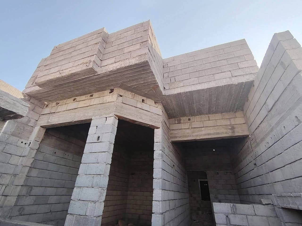 #ماشاء_الله_تبارك_الرحمن
بسم الله الرحمن الرحيم
السلام عليكم ورحمة الله وبركاته
يعلن مكتب علي الصميدعي للاستثمار العقاري
عن توفر هيكل للبيع #طابو_صرف المساحة ١٢٥ متر الموقع حي الاعتراضات مجاور مجمع اورانوس بناء حديث طابق واحد يحتوي على اسقبال ٦* ٤ ومطبخ ٤* ٤ ومجمع ٥ *٤
مع غرفة النوم واحدة ٥ ونص*٤ مع منور وصحيات داخليه وخارجية بناء هندسي رباط ارضي موضح بالصور ورباط وسطي ٠٠٠ للاستفسار عن السعر وباقي التفاصيل الاتصال على الارقام التالية او مراسلة الصفحة :
📞 *********** متوفر واتس اب
📞 *********** متوفر واتس اب
او زيارة مكتب علي الصميدعي للعقار الكائن في ديالى ٠ جلولاء ٠ حي الشهداء ٠ مقابل اتحاد شباب جلولاء ٠ ودائرة التقاعد ٠
