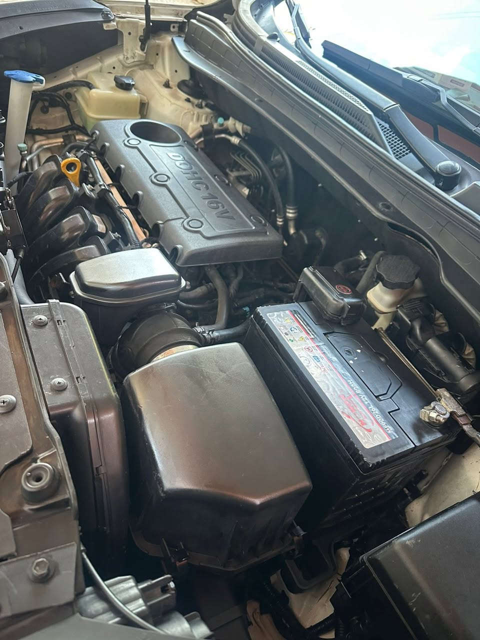 السلام عليكم للبيع توسان 2010 وراد امريكي  صبغ جاملغ عكس سائق وتبديل باب وصبغ باب خلفي  وداير مال جاملغ خلفي سياره خير من الله محرك وكير خير من الله مكينه 2400 دوش صدر امامي خلفي كله جديد  تخم تاير كهربائيات سياره كلها شغاله سياره جاهزه من كل نواحي رقم بغداد الإنكليزي جديد بأسمي مكان سياره بغداد السعر117 وبيه مجال رقم الهاتف ***********
