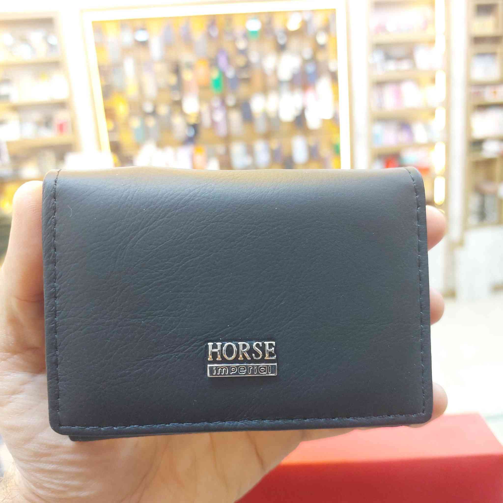 اجمل وارقى المحفظات الرجالية الاصلية 🛑 جلد طبيعي✅️
 #HORSE 
الأناقة في أبسط صورها.! 
خامه جلد طبيعي وتقفيل فوق الممتاز ضد الماء والخدش والتقشير بحجم مثالي للجيب وتصميم عملي فاخر وأنيق 
جيوب متعددة لتنظيم البطاقات والكروت بكل سهوله . 
......
سعر 20 الف دينار
.......
يتوفر توصيل لجميع المحافظات🚕
......
👍يتوفر لدينا العديد من الماركات وبأنسب الاسعار👍
🎁 لمزيد من المعلومات اتصل على الارقام التالية  🎁
......
رمادي شارع التجنيد 🚦🚥🚦 خلف مستشفى الصفوة
قرب تقاطع الصياغ او قرب جامع الحاج كسار
☎️***********☎️
☎️***********☎️
