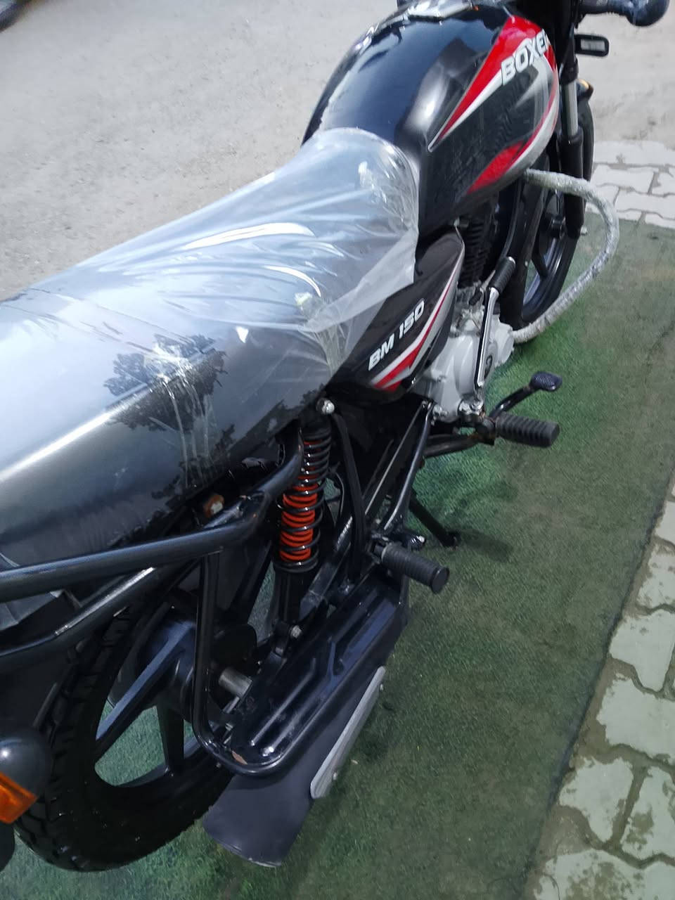 السلام عليكم ورحمه الله وبركاته دراجة نارية بوكسر موديل 23 نازلة بل 25 كفالة عامة من  كلشي الشراي يتصل ويدلل ويتساب موجود *********** اتصل ودلل أوراق أصولية كاملة روح بوجهك رقم
