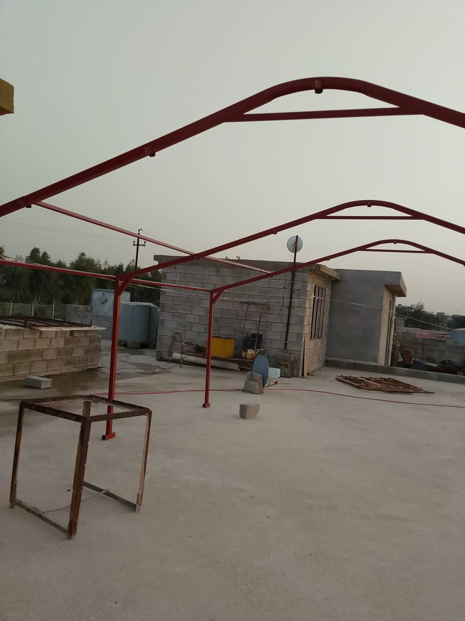 السلام عليكم خيمه للبيع عرض 6 طول 5 مثل ما واضح بل صوره حديد ثقيل حيل مكان الموصل قرب بوابه الشام 
السعر 250 الف  الهاتف ***********
