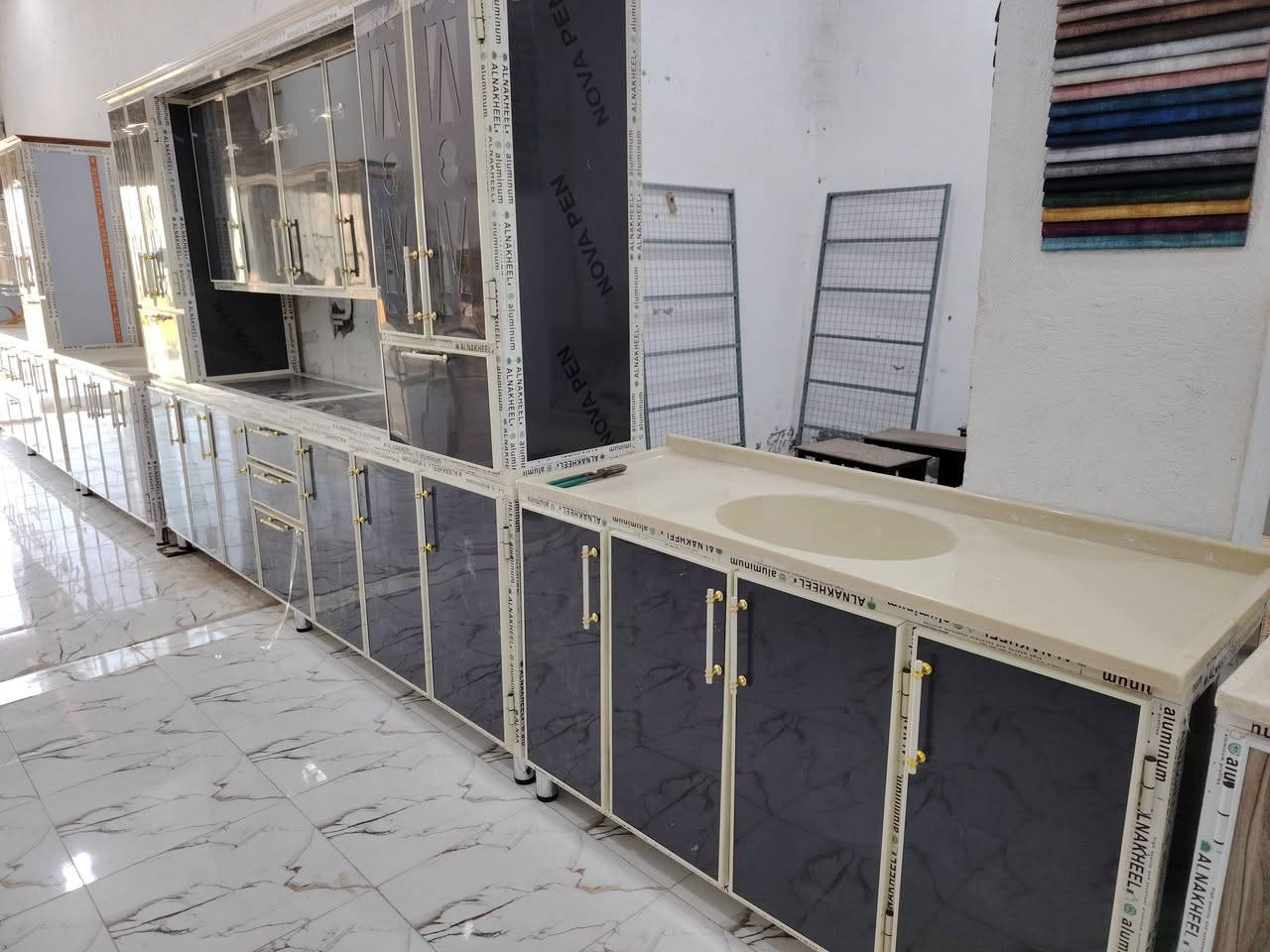 كاونترات ٣ متر سنگ متر ونص
تزكام شغل درجه اولى
***********
