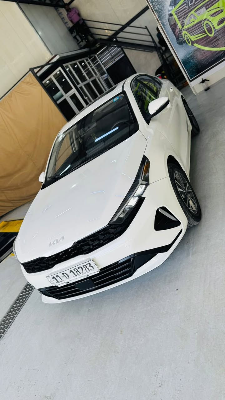 السلام عليكم
للبيع كيا k3 
موديل ٢٠٢٤
عداد ١٨ الف كيلو
فول مواصفات
بصمة 
سلايد
كشنات جلد
هاند بريك بصمة
شاشة 
كاميرا 
حساس امامي خلفي
مري شفط
السيارة مكفولة كفالة عامة من الضربة والصبغ والبارد
السعر ١٤٣ ورقة 
***********
***********
