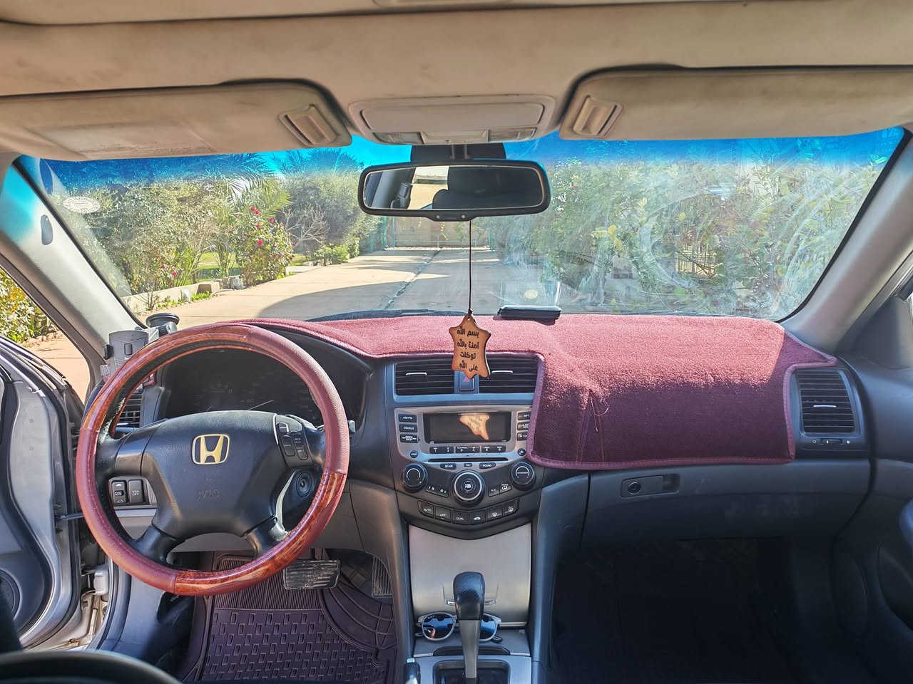 سلام عليكم
هوندا اكورد موديل 2007 خليجي للبيع
 التفاصيل ;
1. محرك 2400
2. فتحة سقف
3. تحكم ستيرن ( مثبت سرعة )
4. المسافة المقطوعة ( كم 332.000 )
5.  كير ومحرك بلادي و مكفول
6. تبريد ثلج وبلاد
 السعر 73 ورقة وبيها مجال 
للتواصل
***********
دمتم سالمين
