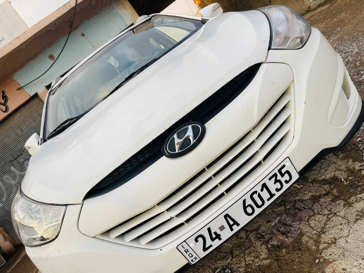 توسان 2010 
ضررها بنيد وبابين وطخه زغيره بلجنطه 
محرك 2000
السعر 110$
مكان السياره الموصل 
غير متواجد ع فيس
***********
