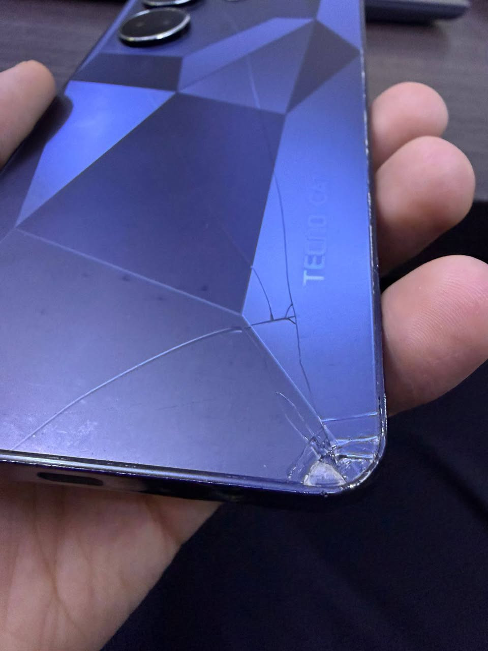 تكنو كامون 20 برو بدون ملحقات مكسور الضهر وشغال من كلشي بس من اخلي ع شحن ما يشحن اتوقع اي سي شحن والشاشه بيها شكم خشط موضح كلشي بيها والسعر ب 80 الف مكاني بصرة


**إذا كنت صاحب هذا الإعلان وتريد حذفه لأي سبب، رجاءا أرسل رسالة إلى الدعم الفني**