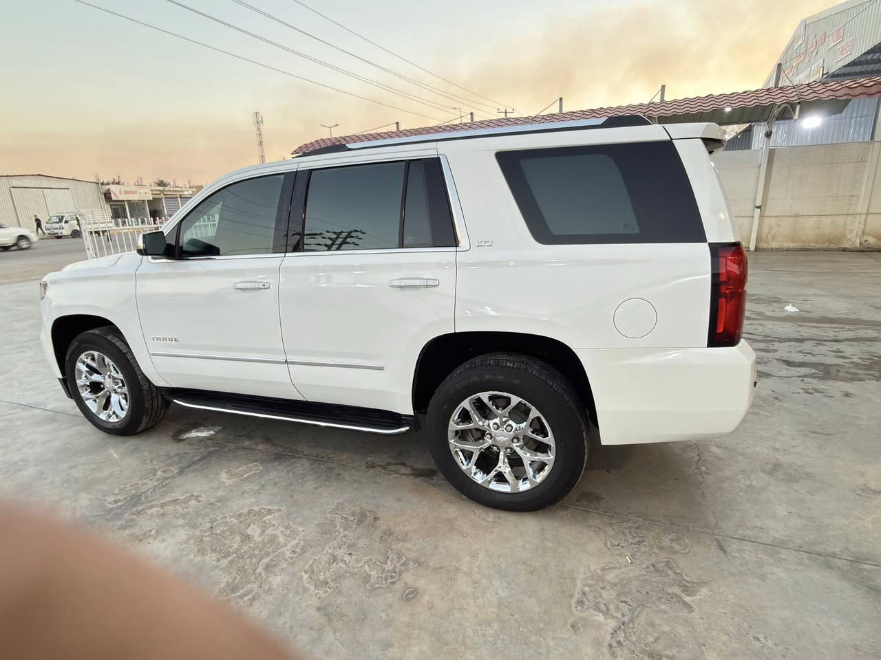 تاهو البيع خليجي محرك 8 /5300سياره جديده بسمي فول موصفات LTZمعروف الوصفات السعر 340المكان واسط الزبيديه الهاتف ***********@إشارة موديل 2015
