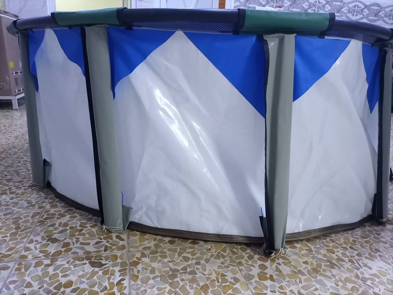 مسبح للبيع مستعمل شي قليل
القياس الطول مترين العمق،60
السعر 75


**إذا كنت صاحب هذا الإعلان وتريد حذفه لأي سبب، رجاءا أرسل رسالة إلى الدعم الفني**