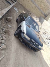 شيزر للبيع سياره حلوه دواخله بيه تلحيضات بصيطه بلكشر مكينه كير 2500 دي...