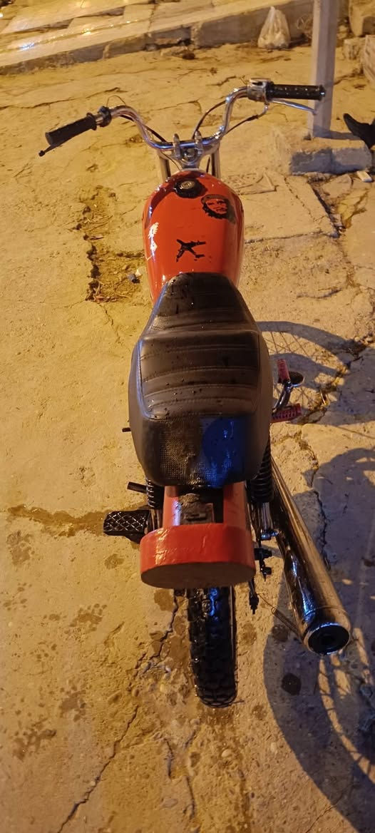 السلام عليكم شباب متاح هاي الدراجه مكينه ذهبيه فول دراجه كامله مايعوزه شي نضافه شوفت عينك وبل واقع احلا من الصوره الشراي يجي خاص او يتصل مكاني موصل ايمن حي اصلاح الزراعي ***********
