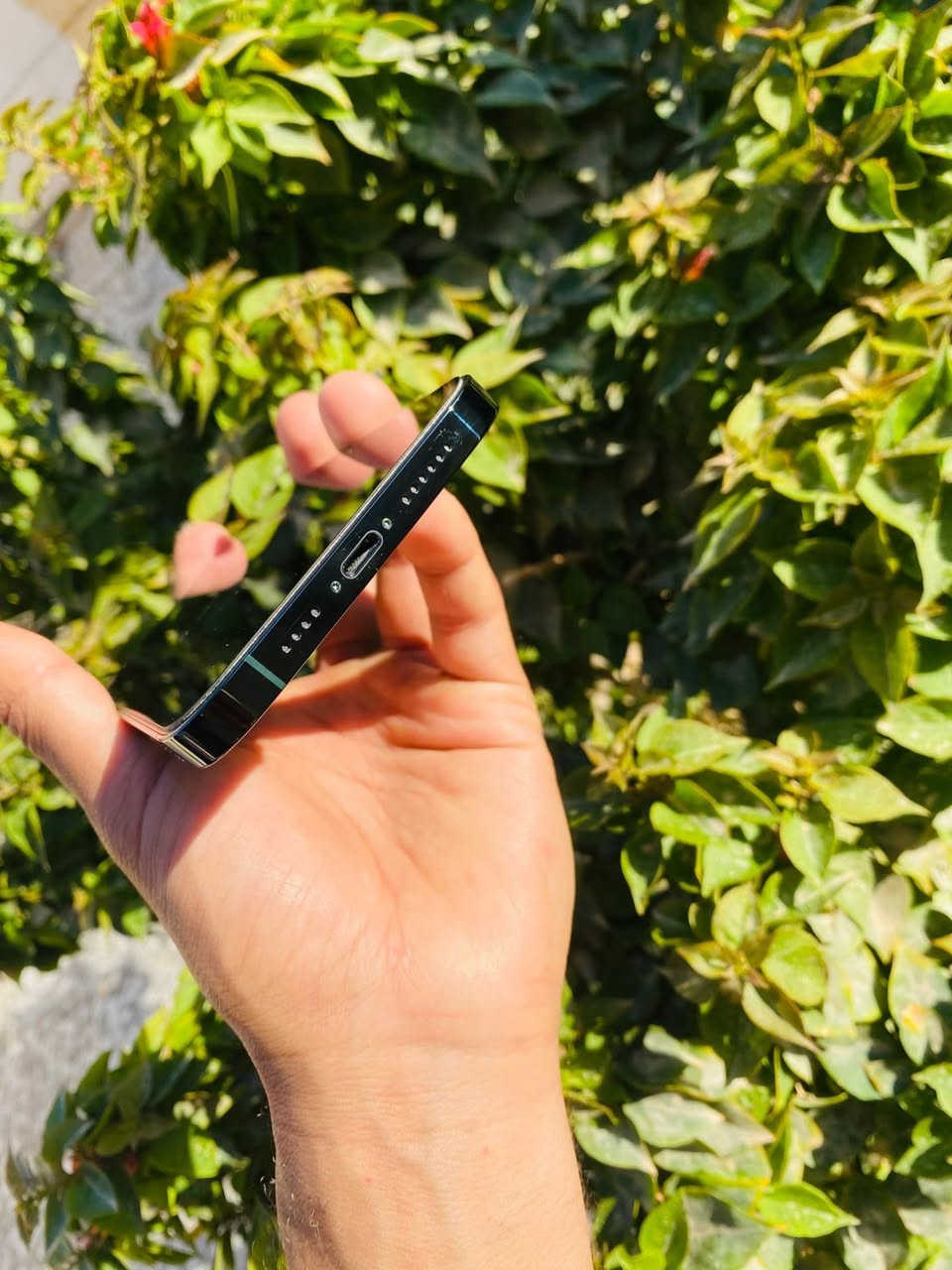 13 Pro Max
زيتوني 

بطاريه 81 بلادية ما مبدله 

شاشه اصليه ما مبدله شخط مابيها 

جهاز نظيف بمعنى الكلمة مابي اي مشكله 

السعر : - 760 الف 

للتواصل : - 
***********
