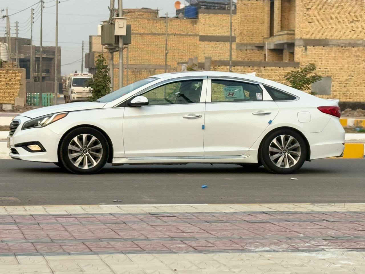 يالله سلام عليكم سوناتا موديل 2016 حره تحويل ثاني يوم ضرارها جاملغ وبنيد جاهزه السياره
موصفات 1ع 1سياره 
فتحه 
بصمه 
بصمه ابواب 
شاشه كبيره 
تحكمات ستيرن جهتين 
شاير بل مري 
تبريد قطعتين 
كشنات جلد 
وتدفه تبريد 
بعد بيها موصفات هواي 
سياره جاهزه لأخير كير ومحرك وحداديه وتبريد ثلج مكينه ما مفتوحه مكان مركز ناصريه سعر ب120وبيها مجال ***********
