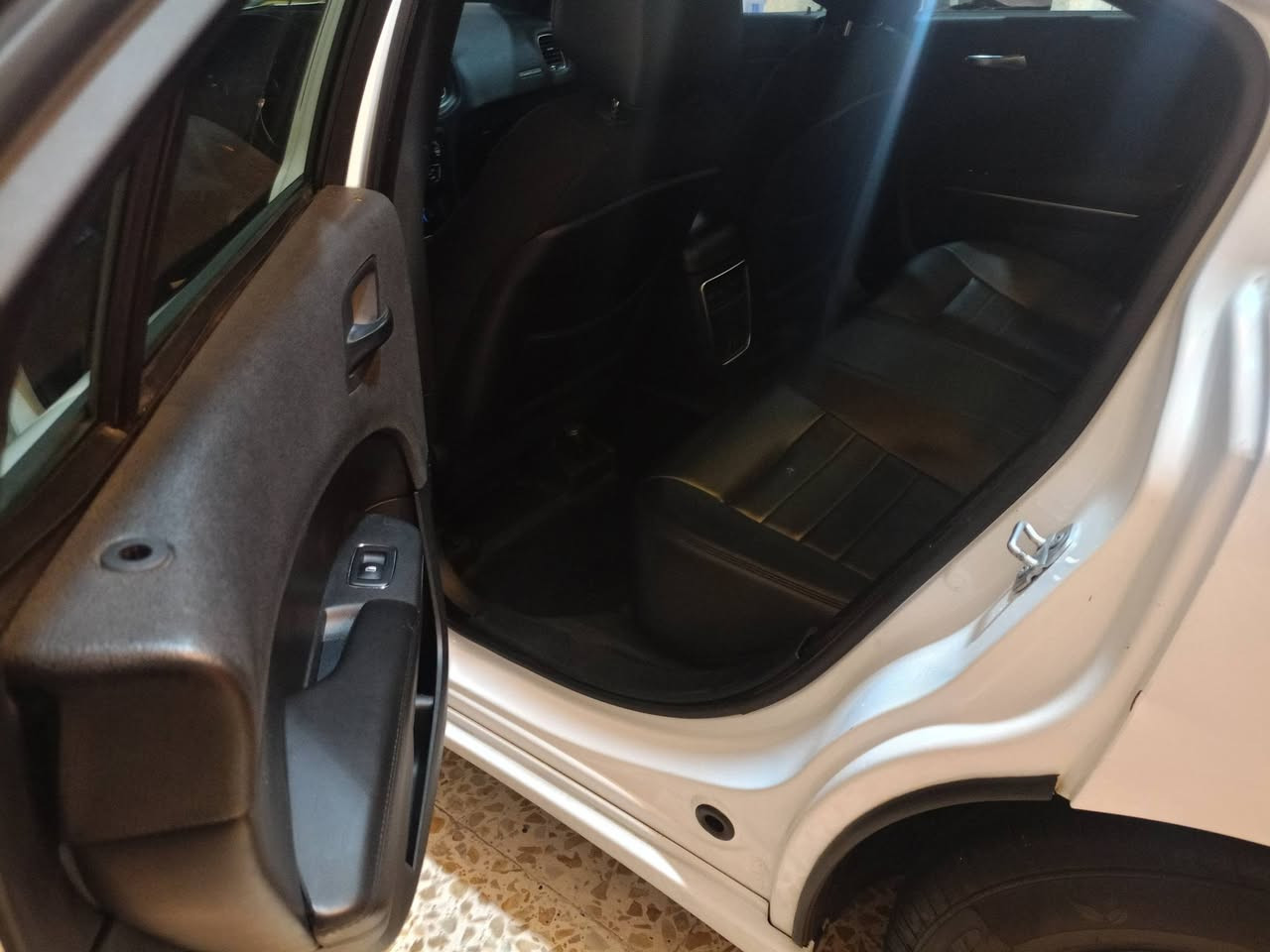 السلام عليكم جارجر مديل16اصل كصه وحده بجم سياره بوليسي مكينه6سلندركيرتعليك سياره جاهزه رقام سليمانيه طبق الاصل سعر 72
