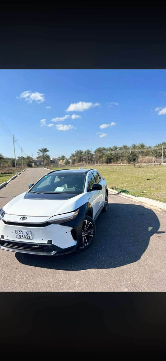 الحلال مالتي للبيع التفيده خاص
للبيع او للمرواس 
تيوتا bz4x 2023 limited فول مواصفات كهربائية بالكامل دفع رباعي  دبل ماطور تمشي 450/500 كيلو رقم مميز وياها حادثها بنيد فقط مبدل اصلي نفس لون بدون صبغ السياره  فول مواصفات تدفئه تبريد بالكراسي و بالمرايه الجانبيه سقف بانروما على طول السياره لايت 4 عدسات لد امامي خلفي ويل 20  وبيها هواي مواصفات ما  ذاكرهن 

رقمي ***********
