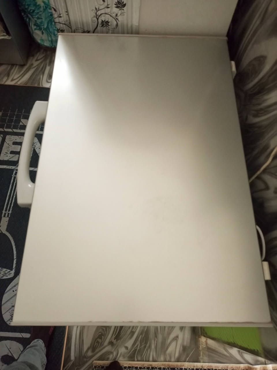 مجمده للبيع مستخدمه مره واحده جديده  سعر 350 العنوان حي السلام ***********
