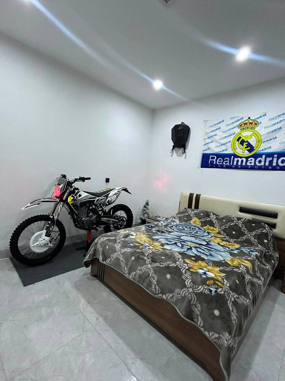 السلام عليكم دراجه قفاز CRX2024 محرك كبس 250cc نظيفه كفاله عامه***********/السعر13500
