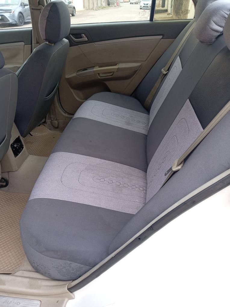 جيلي امكراند ec7 موديل 2013
ناقل حركة اوتوماتيك
مراية جانبية كهرباء
سقف سلايت
بطاقة بنزين موجود
سنوية لل 2029
مكان السيارة كركوك
رقم الهاتف *********** كركوك, العراق
