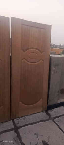 ابواب مستخدمه خشب عراقي الطول198 العرض 90 ب 50وبيها مجال رقمي *********** مكاني بغداد الكاظمية
