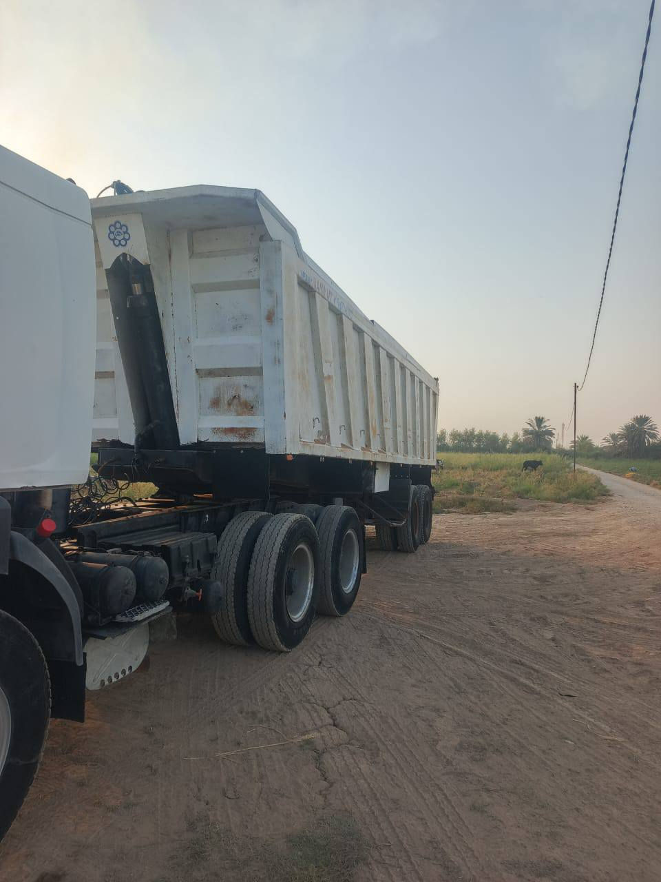 السلام عليكم نساف للبيع موديل 2004 سنويه مجدده مربوطه تخم تاير كهربائيات كله شغاله ***********
