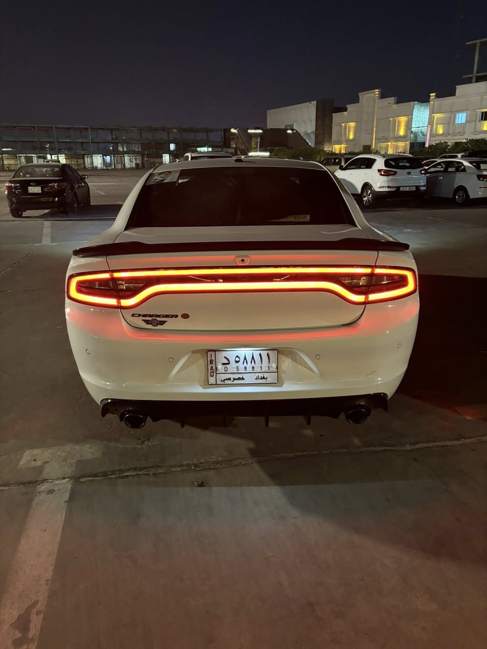 سلام عليكم
دوج تشارجر 2020 Sxt مواصفاتها معروفة
الممشى : 56 ميل
حادثها بسيط وتعتبر كلين وصارت بيها شخط بالباب بالعراق 

للاستفسار ***********
