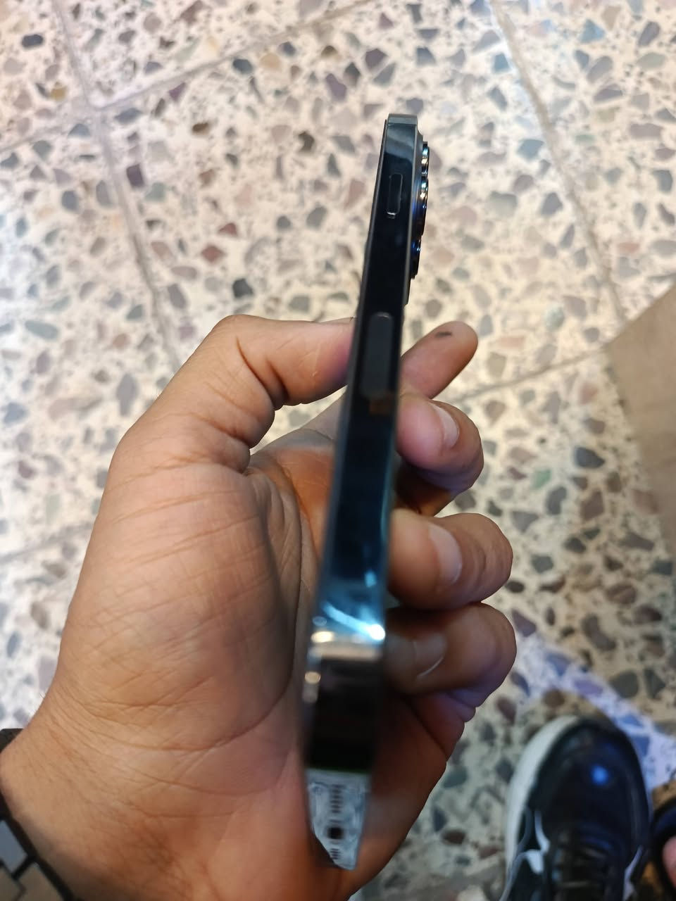 ايفون ١٣ برو ماكس
جهاز نضيف بلباكيت شخط مابي 
ذاكره ٢٥٦
بطاريه ١٠٠ (مبدله مستخدم تقره )
ملحقات كارتونه وشاحنه 
نموذج LL/A
سعر ٧١٥ الف مكاني بغداد الشماعيه 
***********
