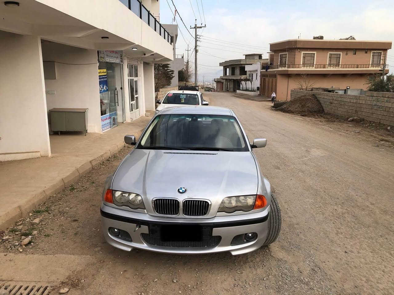 Bmw 330i 2002 
مەنەفیست و غرامە بەشەرت پاکانە سۆرانە نمونە لو جوانی سەقفو حیزام بەشەرت گیر مەکینە تەقەو رەقە هەمووی بەشەرت دینار مەسرەفی تیدا نیە سعری ٥٠ و معامەلەی برایانە 
*********** أربيل, العراق
