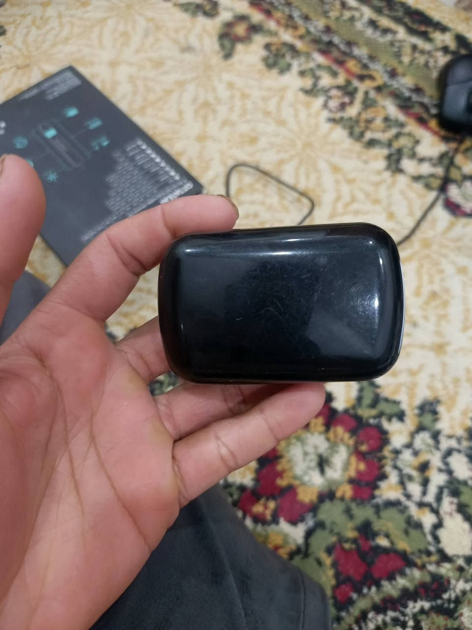 ايربود مثل ماموضح ب الصور ب20هيه  وتوصيلها وبيها مجال


**إذا كنت صاحب هذا الإعلان وتريد حذفه لأي سبب، رجاءا أرسل رسالة إلى الدعم الفني**