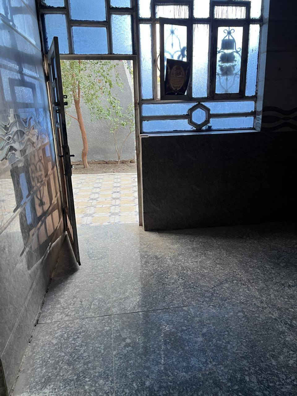 السلام عليكم 

بيت __ للايجار __ للايجار __ للايجلار __ 

المساحه  //        300       متر 

الموقع // حله // نادر الثالثه // 

للاستفسار //     ***********
