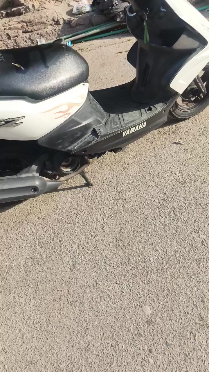 دراجه البيع ماكس مضلع نوزل حديث موديل 2010 صارلها طالعه من الرمبه شهرين ورقت الوكيل دراجه مامفتوحه كلشي شغال لا يتات عداد كلشي دراجه رنبه منمها  بيها دراجه رايدها 950 وبيها مجال مكاني البصره الصمعي تواصل على رقم ***********
