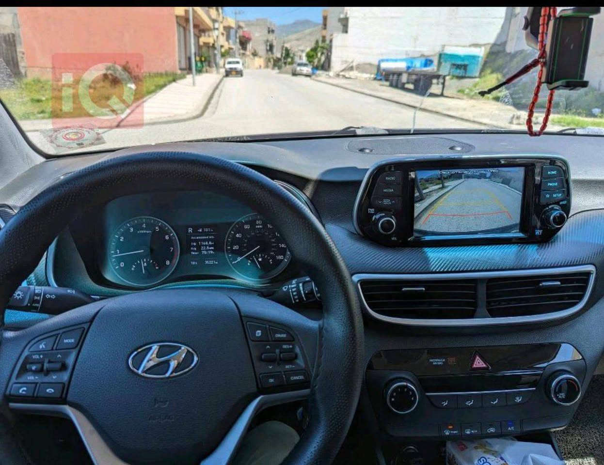 هيونداي توسان أمريكي بدون حادث بارد فقط  وبيها قطعة كلير موديل 2021 المواصفات العامة محرك  المسافة المقطوعة 83 ألف سيرفس كامل بالشركة السيارة كفالة عامة كير ومكينة حدادية كهربائيات كاملة بشرط سيارة نظافة عالية جداً
المواصفات التفصيلي
كرسي السائق كهربائي
حساسات360 درجة
شفتات ستيرن
شحن موبايل
نظام صوتي
إضاءة LED أمامي وخلفي
حساسات أمامية وخلفية
مرايا كهربائية مع طي أوتوماتيك وترحيب
صاجات بلاك
تحكم من الستيرن
منفذ 220 فولت
مانع انزلاق
عدسات إضاءة
خروج عن المسار
فتحات تبريد خلفية
هاند بريك بصمة
تبريد مركزي منفصل
مانع انحدار
دشبول ليزري
مراية عاكسة
لايتات كهربائية
زينون عالي 
شاشة نظام القيادة
ويل كب كروم قياس 18
كروم خارجي كامل
دبل LED
نظام تحذير خط الطريق

أغراض الشركة كاملة
سبير وكتلوك موجودة
مكان السيارة اربيل 
رقم صاحب السيارة 
***********
