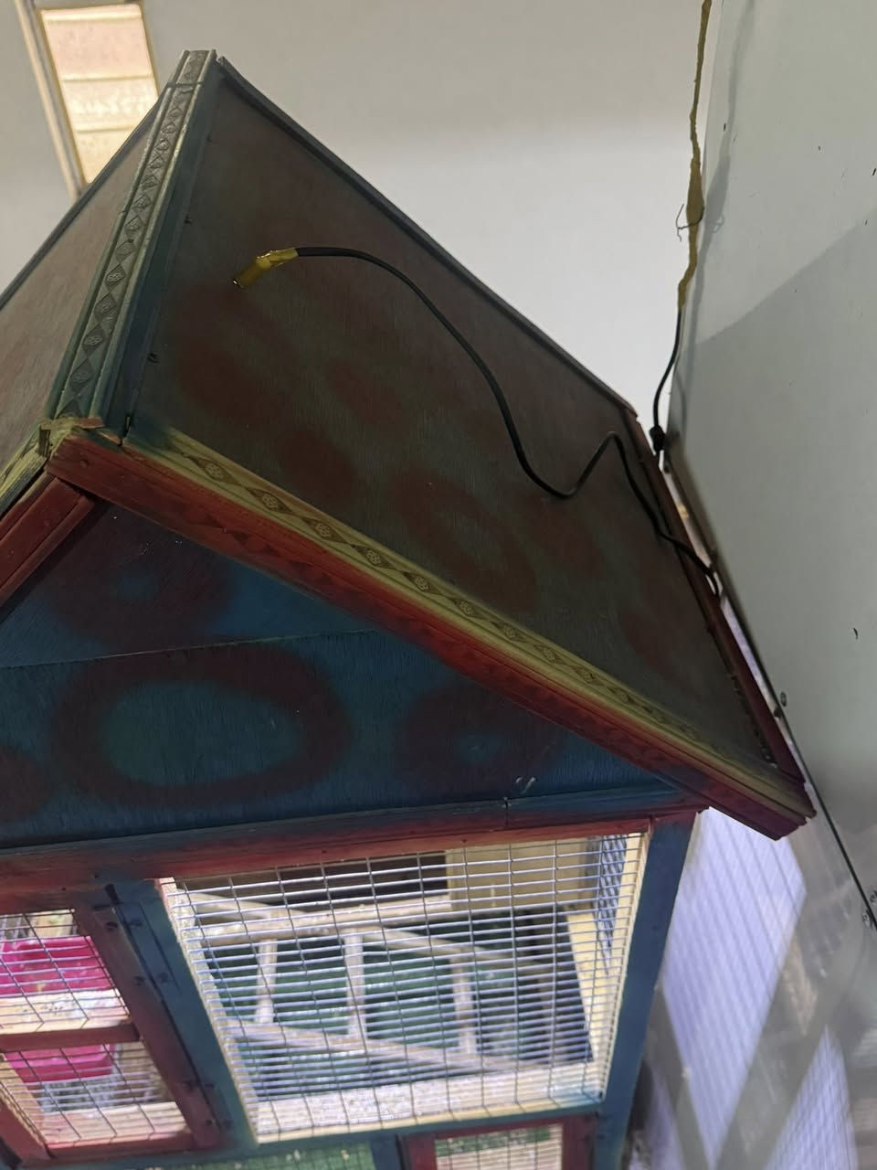 قفص للبيع  صار 15يوم من فصلته. شغل درجه اوله  مع ملحقاته  العرض متر   ولرتفاع متره ونص  السعر 60//القرنه الشرش***********
