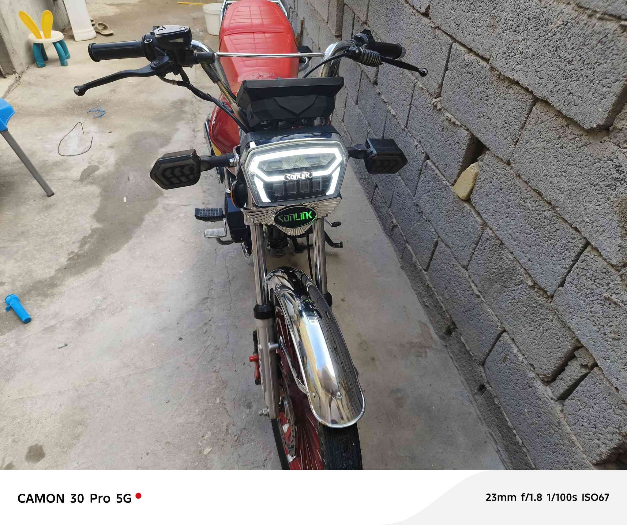 دراجه سيفان موديل ٢٥ اوراق استنساخ ٥ كاملات مكفوله من كلشي كهربائيات كلها شغاله الشراي يتصل ***********
السعر ٩٠٠ وبيها مجال بسيط كلش
