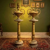 ٢ عمود • برونز • رخام ايطالي