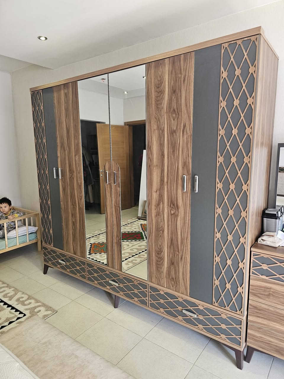 غرفه نوم نفرين تركي 8 قطع بدون دوشك نضيفه جدا 

*********** ***********
