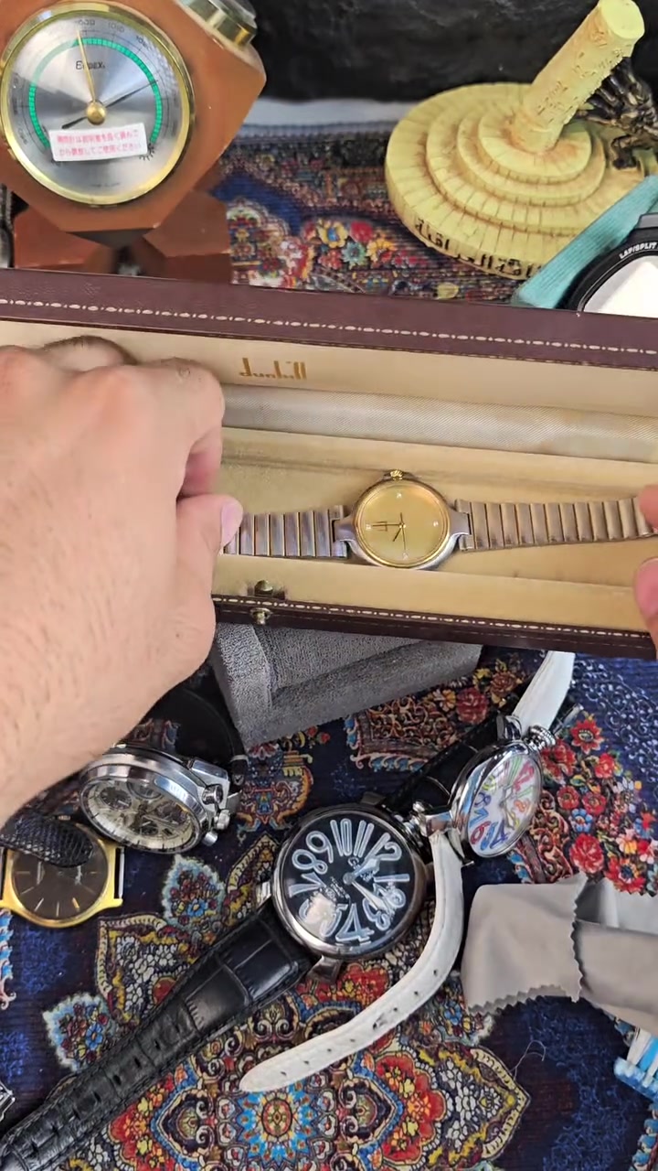 دنهل ماس. صناعة سويسري 
تعمل الساعة بنظام البطارية
مع العلبة


**إذا كنت صاحب هذا الإعلان وتريد حذفه لأي سبب، رجاءا أرسل رسالة إلى الدعم الفني**