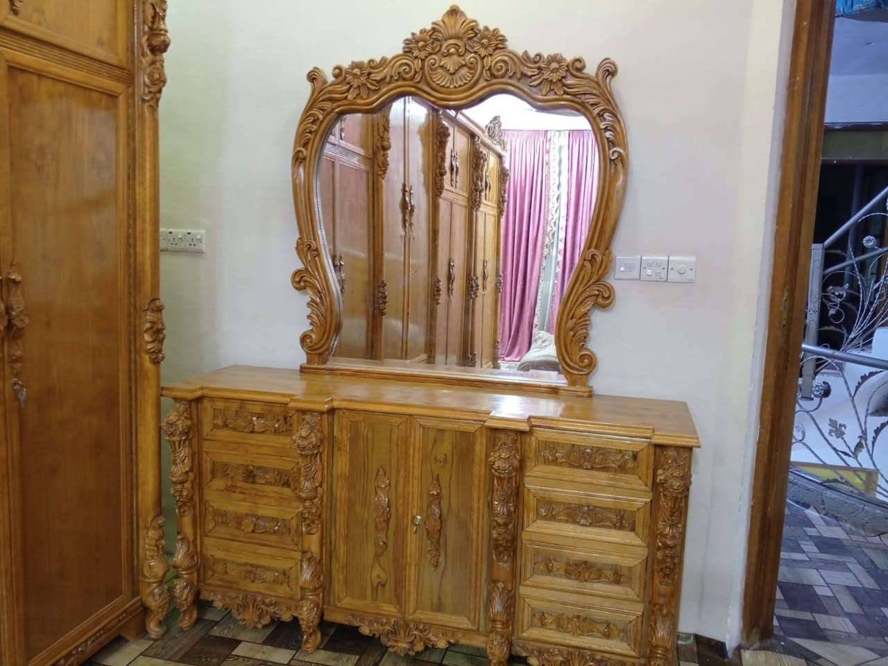 غرفه تزكام
نظافه 100/100
سعر 3 ملاين وبيه مجال 
رقم الهاتف : ***********
