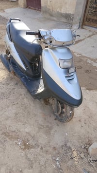 عندي هاي الدراجه فراشه للبيع دراجة شغاله سلف وهندر كهربائيات شغاله ومك...