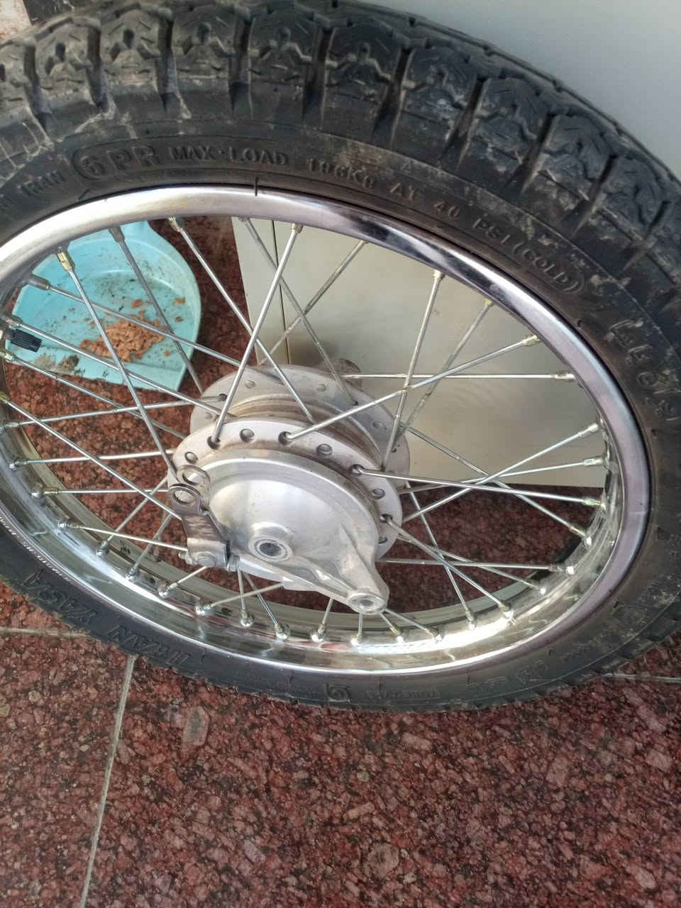 سلام عليكم وياله ايراني اصلي الامامي رابيد و الخلفي انتنس هنه وتيوبهن و تايراتهن ملحقات كامله نضاف شوفت عينك سعر 90 وبيهن مجال مكاني بصره ياسين خريبط مجالهن قليل


**إذا كنت صاحب هذا الإعلان وتريد حذفه لأي سبب، رجاءا أرسل رسالة إلى الدعم الفني**