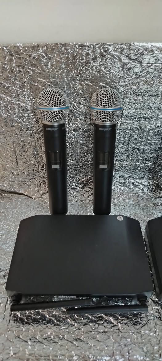 السلام عليكم ورحمة الله وبركاته خدام الحسين مايك لاسلكي من شركة شور المكسيكيه GLXD4 قطعتين باله جديد بكارتونته وجيسه مامستعملات شرط صوت ونقاوه ودفع كلش راقي بمعنى الكلمه مده حقيقي 100متر اي استفسار هذه رقمي *********** اخوكم وخادمكم ملا عصام الكربلائي
