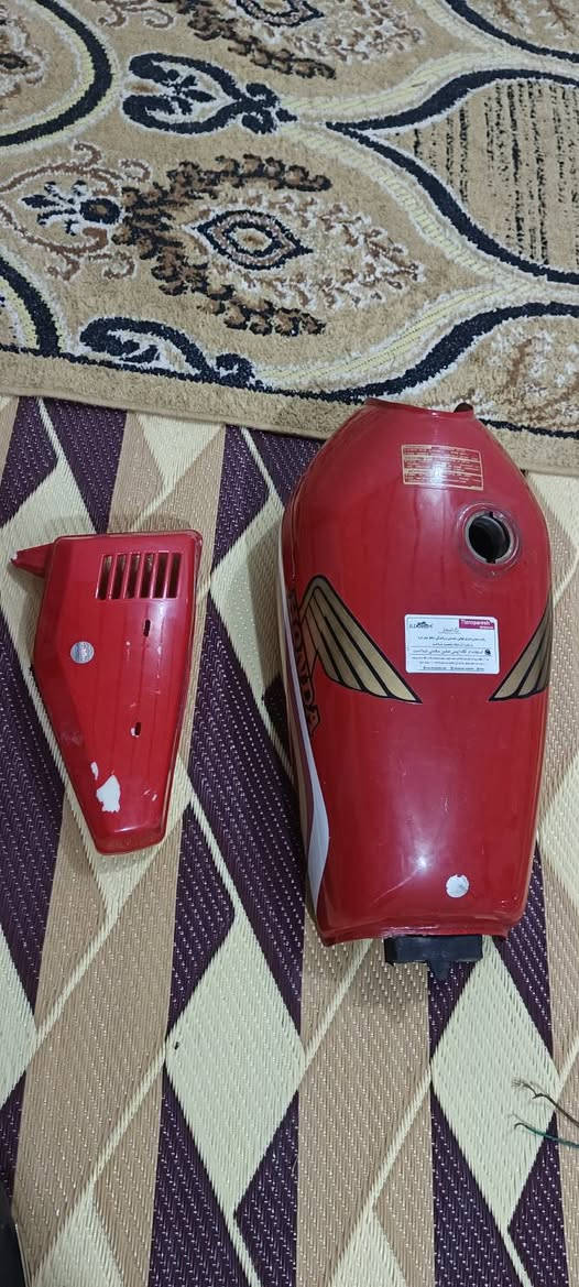 السلام عليكم 
غراض دراجة اربعة گير للبيع كل قطعة وسعرها 
الشاصي كلك
تفاصيل اكثر خاص او ***********
مكاني النجف خان النص
