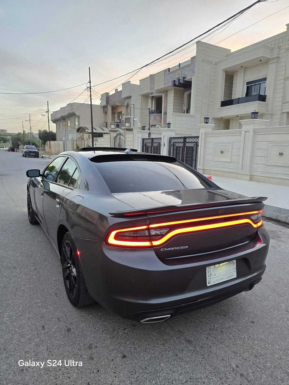 للبيع
سعر 185$
جارجر sxt  بلس موديل 2021
ماشية 80 ألف سيارة استخدام شخصي كلها وضع شركة 
محرك 6 سلندر حجم 3600 كير اوتوماتيك 8 نمر 
فور ويل شرط المحرك والكير والاكسل 
رقم نينوى دولي باقي على تسليم لوحات 
هزة جديد  سنويه جديد شرط التحويل 
 فول مواصفات 1/1 
🚫 ضررها جاملغات الخلفية صبغ  فقط بدون دواخل ..شواصي واسفل صندوك سليم بشرط اربكات سليمة بشرط مرفوق صورها بأمريكا مع الصور 
فول مواصفات
بصمة تشغيل بصمة ابواب تشغيل عن بعد 
رادار امامي رادار حانبي
كشنات امامي كهرب و تبريد❄️ تدفئة🔥 كشن خزن 
كشنات خلفي تدفئة تبريد قطعتين ثللللج ❄️
ستيرن خزن وتدفئه شفتات بالستيرن 
فتحة سلايت 
لايت ليد وزينون 
نظام سبورت شفتات ستيرن 
نظام سوبر تراك باك 
شاشة كبيرة كامرة دوارة حساسات خلفي 
مظخم صوت سماعات 🔊 Alpne 
السياره بيها بعد مواصفات 
موصل الايسر 
***********
***********
