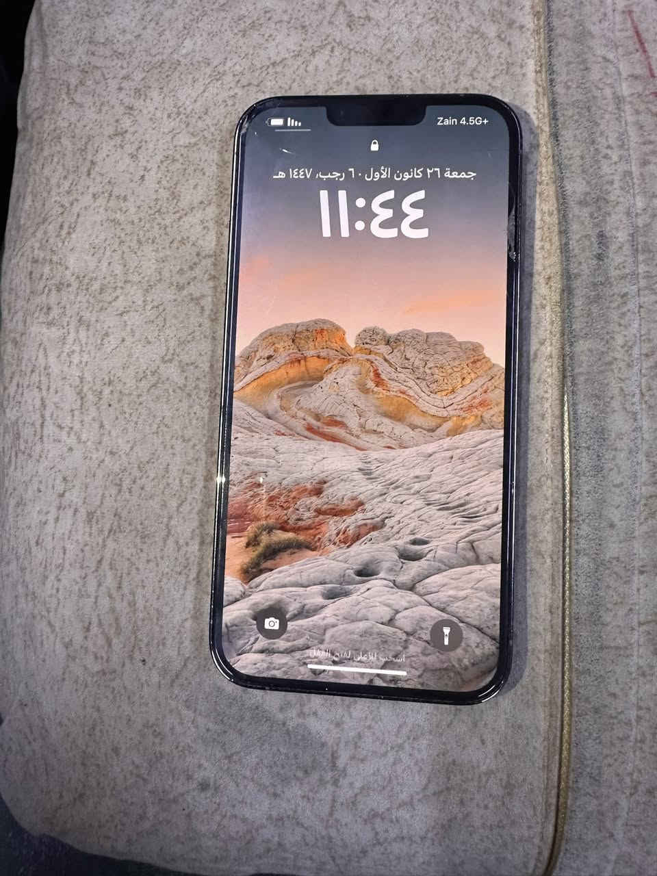 ايفون 13برو ماكس 
ذاكره 256اصليه 
ناضافه فول متفون الجهاز نضيف كلش 
زلق مابيه الستفسار تواصل وتساب ***********
ملاحظه غير متوجد ماسنجر
