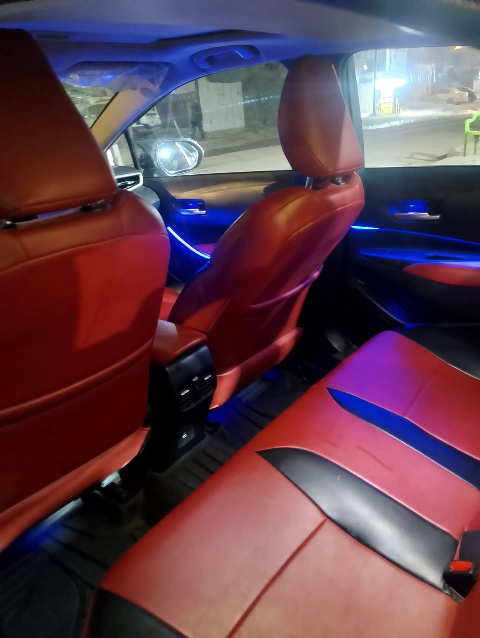 السلام عليكم كوله تيوته 2025 خليجي تجميع صيني فول موصفات ماشيه 15 خمس كامرات رادارات اماميه ورادارات جانبيه وخلفيه توقف ذاتي عند الصطدام قطعتين تبريد سعر160وبيه مجال الاستفسار ***********
