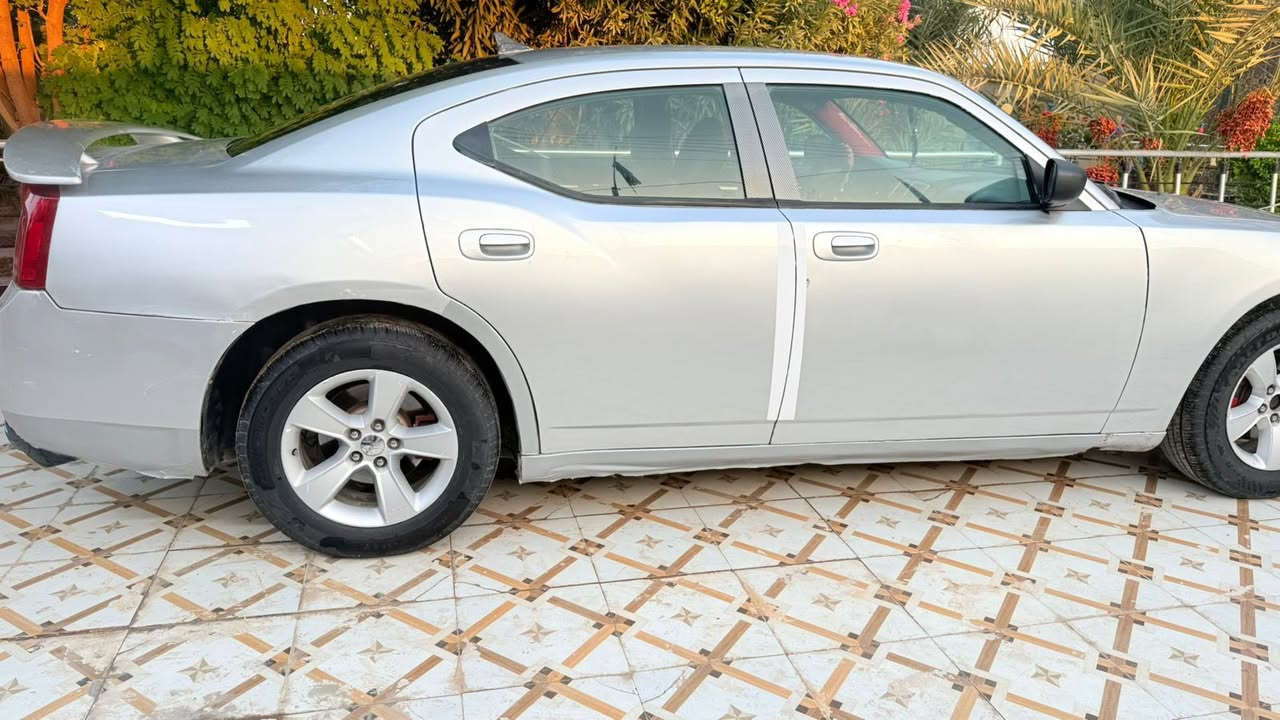 السلام عليكم ورحمة الله وبركاته شارجر مديل 2009 رقم ربيل السعر 90 جاهزه تبريد تخم تاير بيهه باب مبدل او بيهه رش صبق بحزامهه جماليه العنوان ذي قار الفهود ***********
