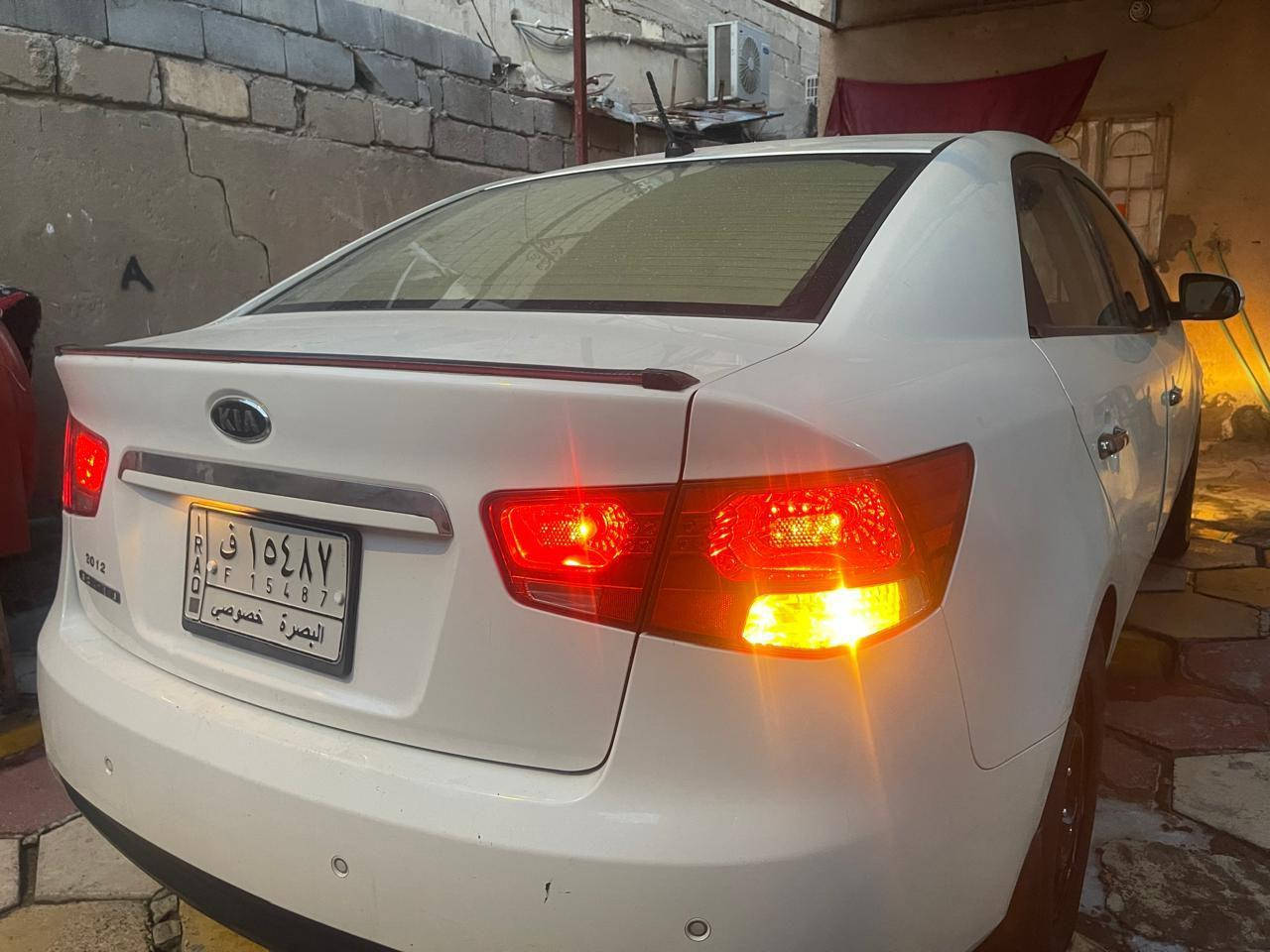 السلام عليكم، كيا سيراتو 2012 خليجي بصرة. بأسمي، لاضربة ولا تبديل ولاصبغ. تخم تاير، تدفئة وتبريد. حدادية 80% مكينة بيها بخار. ***********. البصرة, العراق
