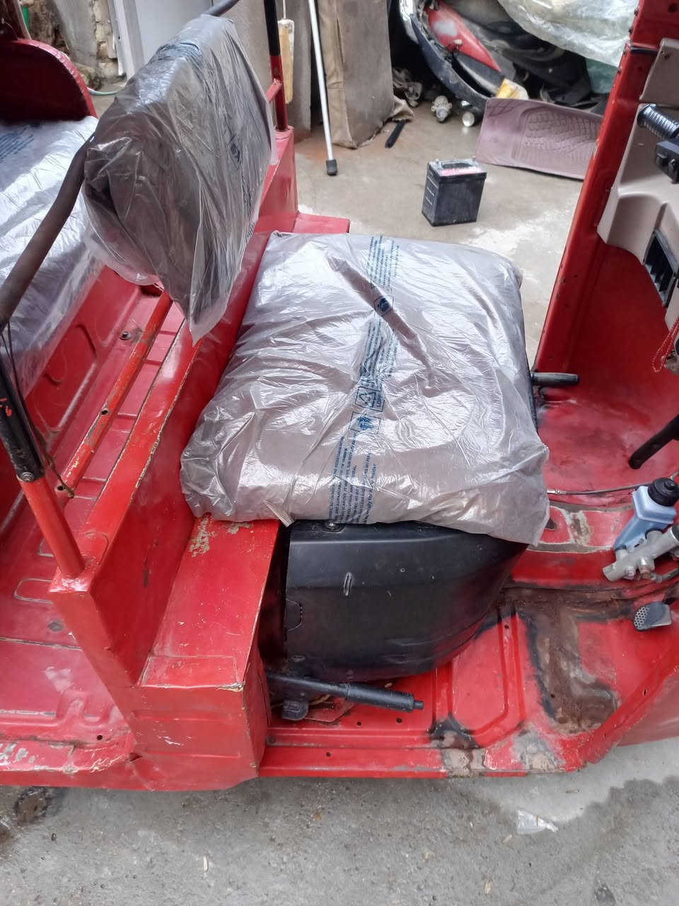 السلام عليكم
تكتك باجاج للبيع حمره🛺
موديل ١٨ اوراق شركةالمصطفى سبعه📃
تكتك خير من الله كامله اي نقص مابيه☑️
مكاني بغداد الجديده /الأمين الثانيه🏠
اتصل واتساب او ماسنجر او عله رقمي📞
ابو عباس العتابي (***********) 🙏
سعر تكتك/٤٢٥٠ /اربع ملاين وربع
