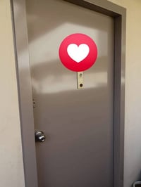 صبغ باب وجهين كرسته وعمل ٢٥ الف صبغ باب وجه واحد كرسته وعمل ١٥ آلف نفس...